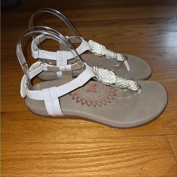 Aetrax White Thong Slingback Sandals Womans Size 7.5-8 - Picture 2 of 6